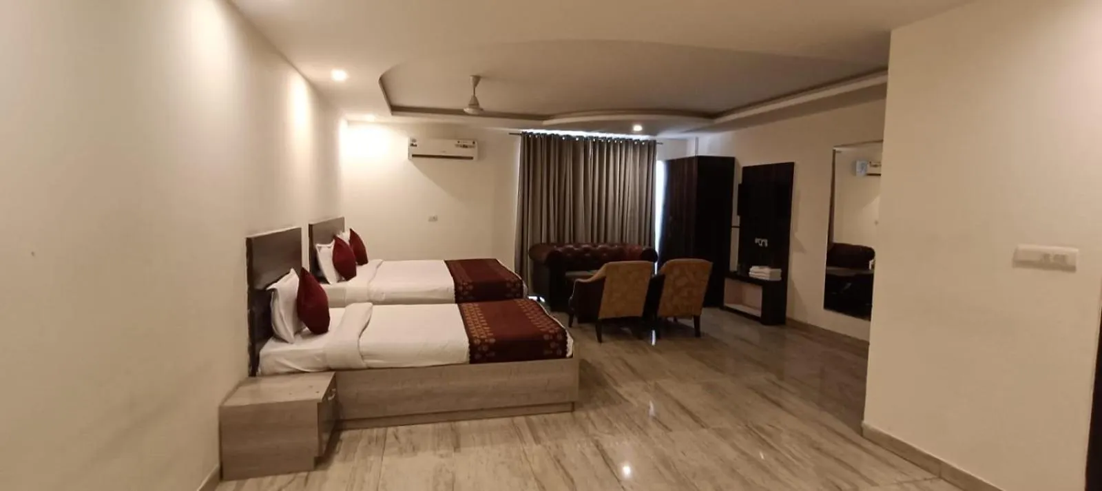 Hotel Embassy International New Delhi