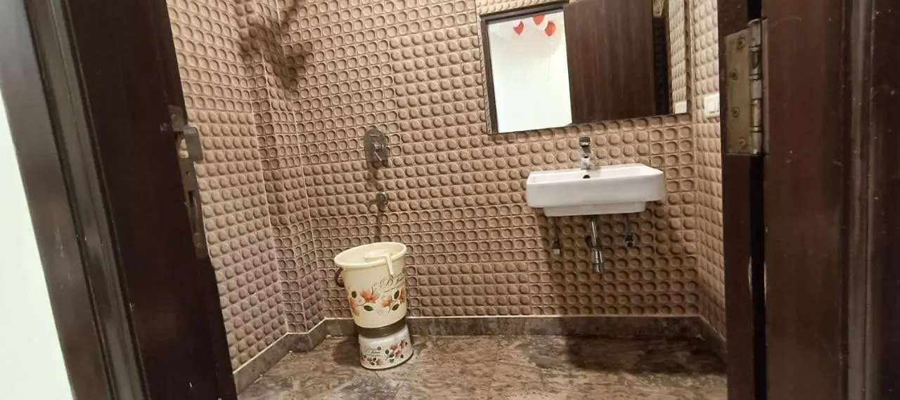 Hotel Embassy International New Delhi 4*,  India