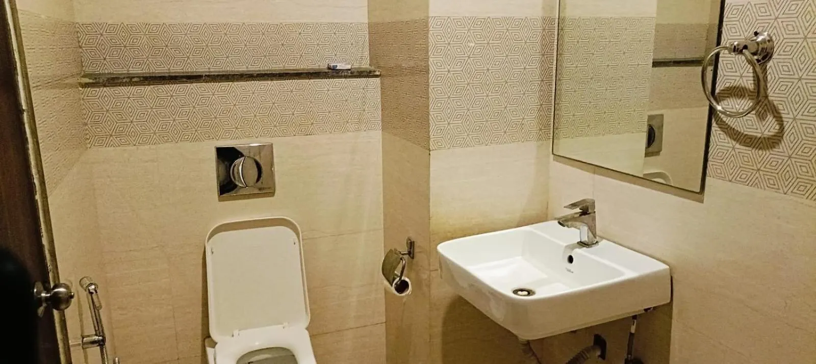 Hotel Embassy International New Delhi