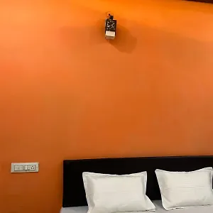 ** Hotel Saanvi Residency India